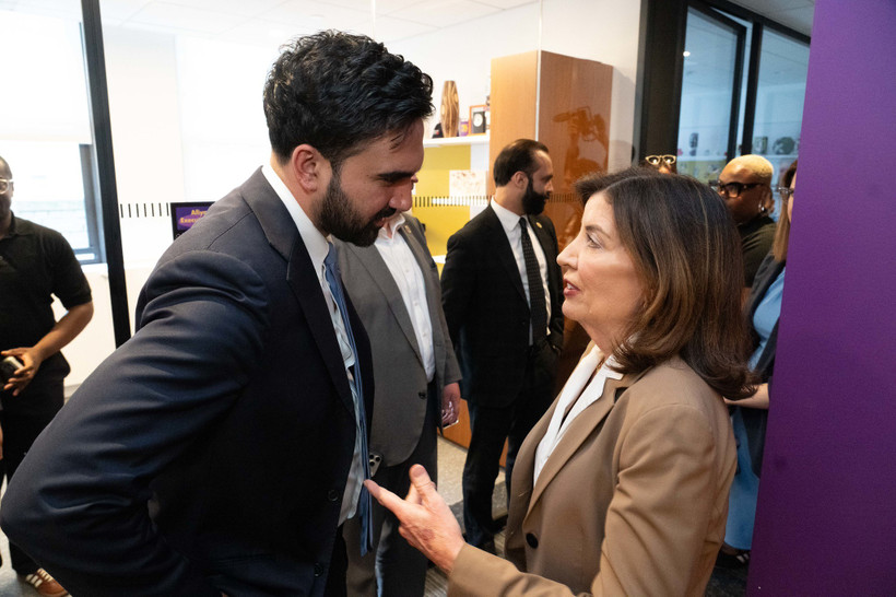 Hochul Extends Program to Hire Government Workers Faster. Mamdani Opts Out.